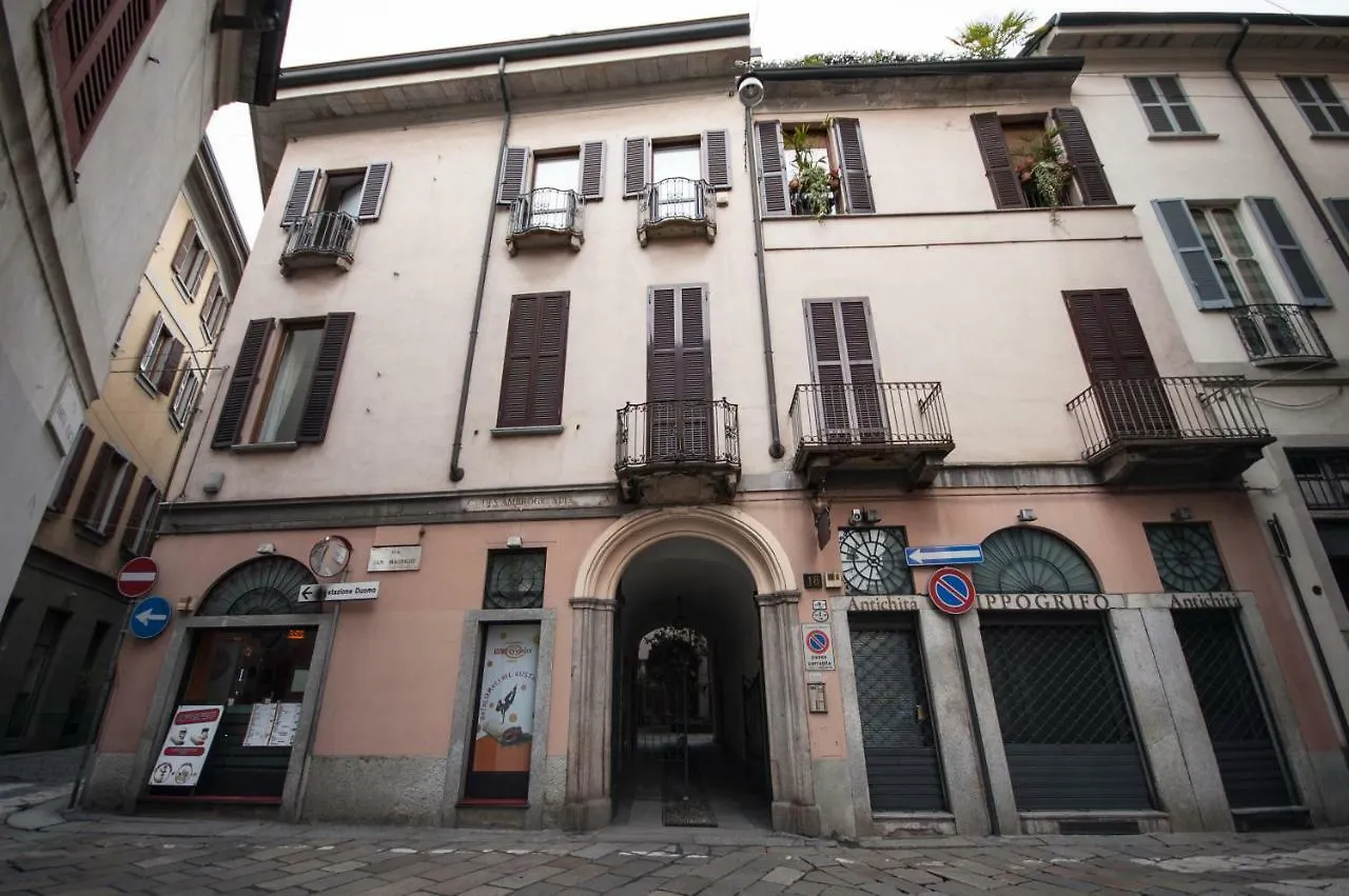 Apartment Fancy Blue Duomo Duplex Apartement Milan