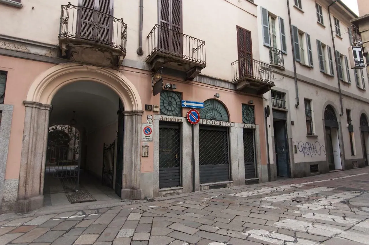 Fancy Blue Duomo Duplex Apartement Milan Italy