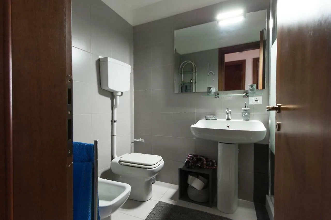 Fancy Blue Duomo Duplex Apartement Milano