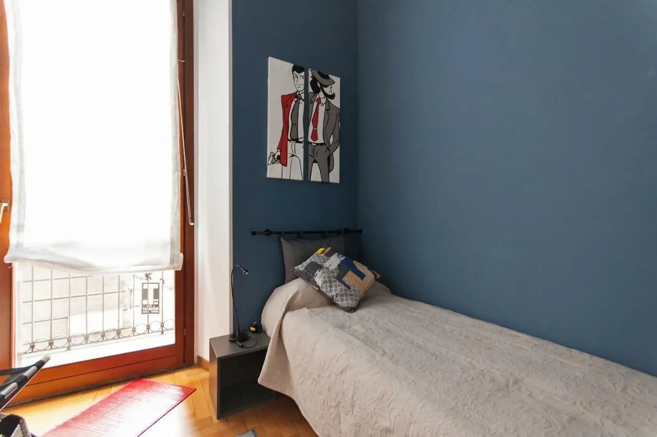 Fancy Blue Duomo Duplex Apartement Milan Apartment